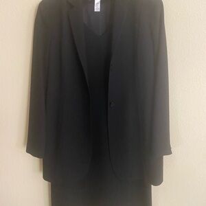 Jones New York Black, Professional Suit Jacketed-2 piece -dress and jacket.